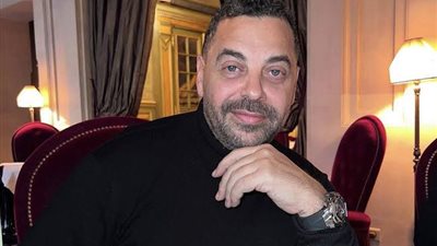 وصلة سباب من جمهور أصالة لطارق العريان بسبب احتفاله مع نيكولا سعفان (صور)