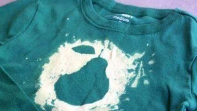 6 وصفات للتخلص من بقعة الكلور على الملابس نهائيًا