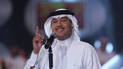 مشاهير تعرضوا للسرقة من معجبين أخرهم الفنان السعودي محمد عبده