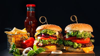 دراسة تحذر من تأثير الوجبات السريعة على صحة الكلى «بعد وعكة هبة مجدي»