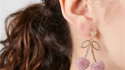 موضة الاكسسوارات الحريمي صيف 2023.. أبرزها «أشكال الفواكه»