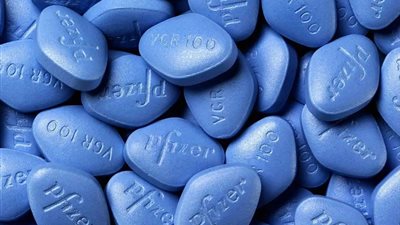 الآثار الجانبية للفياجرا ومتى تستدعي الذهاب إلى المستشفى؟ «عشان تطمني على جوزك»