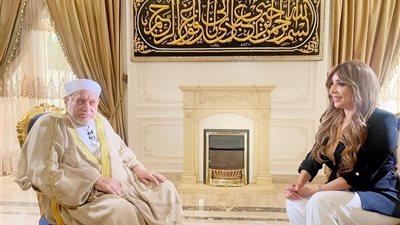 إيمان أبو طالب تفجر مفاجأة حول صحة أحمد عمر هاشم وخضوعه للعملية الجراحية 