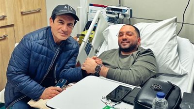 نجل محمد ثروت يلقن متابع درسا لمتابع تنمر على مرضه ووالده: «ربيت راجل»