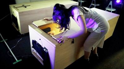 تفسير حلم النوم داخل التابوت في المنام للعزباء والمتزوجة والحامل والمطلقة