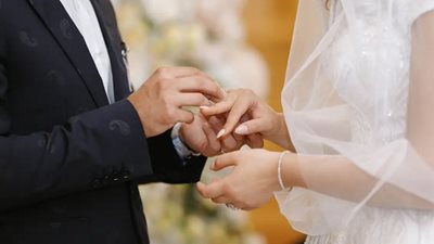 عريس: العروسة طلعت راجل في ليلة الدخلة