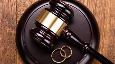 «تريند الثروة» اقتراح حصول الزوجة على نصف أموال الرجل بعد الطلاق يشعل الجدل