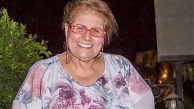 وفاة الفنانة منحة زيتون عن عمر 63 عامًا «نجوم الفن ينعونها»