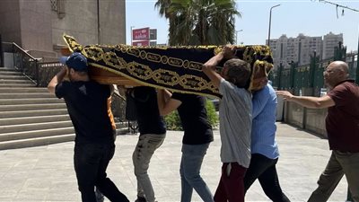 الصور الأولى من تشييع جثمان منحة زيتون الشهيرة بلقب «أم فرحات»