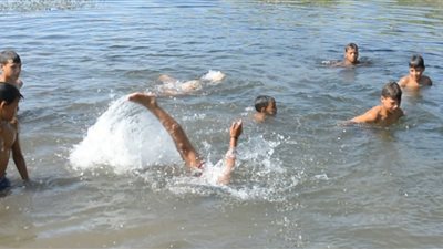 مراهقان يعتديان على طفل الدقهلية ويهتكان عرضه أثناء الاستحمام في الترعة