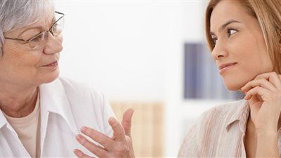 6 عبارات لا تقوليها لحماتك أبرزها «ابنك رومانسي»