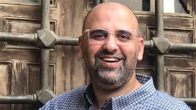 محيي الدين جاويش يكتب: راوية الأفلام.. إيرنان ريبيرا يقدم قصة تُشاهد وفيلما يُقرأ!