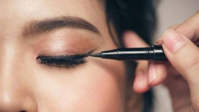 كيف ترسمي تاتوه الآيلاينر وآثاره السلبية على العين والبشرة؟
