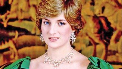 توقعات ببيع بلوفر الأميرة ديانا «الخروف الأسود» بمبلغ خيالي