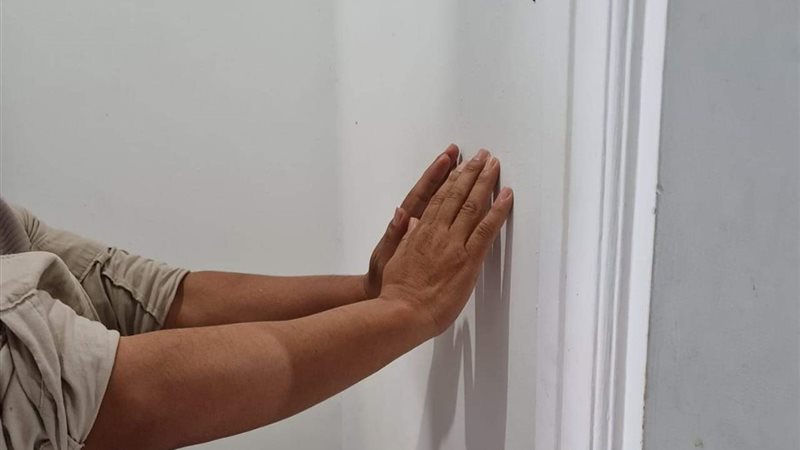 تيمم من الحائط