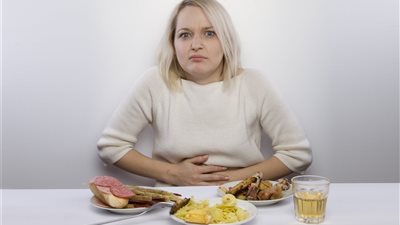 أطعمة لا يجب تناولها على معدة فارغة حتى لا تصيبك بقرحة 