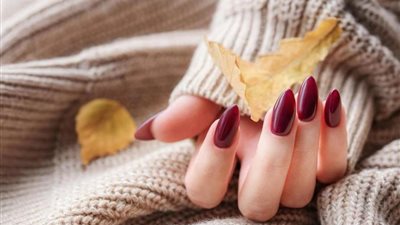 ألوان جديدة من المانيكير تتصدر صيحات موضة خريف وشتاء 2024