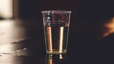 تفسير حلم الماء الأسود في المنام تحذير من إصابتك بمرض