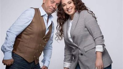 تعليق صادم من شريف منير بعد حلق ابنته أسما لشعرها «ع الزيرو»