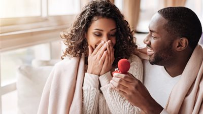 علامات تكشف وقوعك في دوامة التعلق المرضي «مش حب»