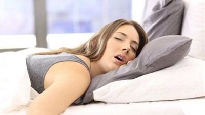 دراسة: نصف نساء العالم يشخرن