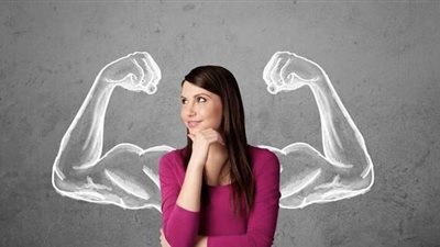 4 طرق لاكتساب القوة والنجاح من وحي النجمات «اعترفي بعيوبك مثل شيرين»