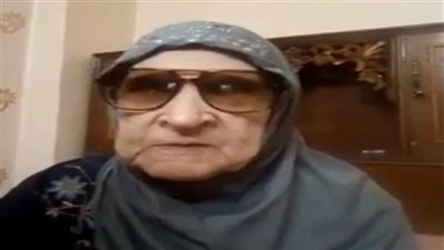 الشيخة سميعة البناسي | ولدت كفيفة وأصبحت أقدم محفظة قرآن في مصر