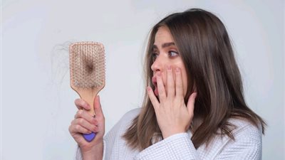 4 طرق لحل مشاكل الشعر أثناء الحمل 