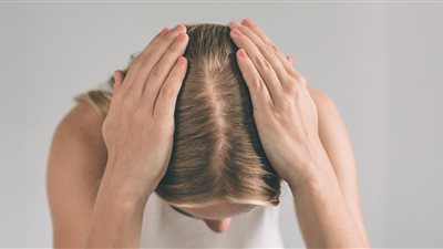 5 خطوات لتقوية بصيلات شعرك ومنع تساقطه
