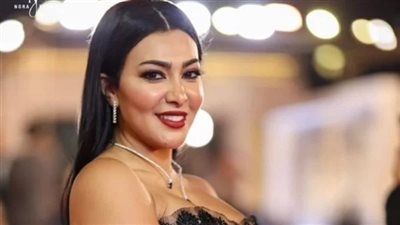 دلوعة الشواطئ ميرهان حسين بإطلالة الترتر (صور)