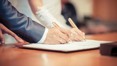 مفاجأة| نقيب المأذونين: ليس من حق المرأة اشتراط عدم زواج الرجل عليها (فيديو)