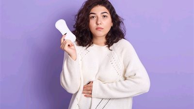 الفرق بين الحيض والاستحاضة.. ومتى يستدعي الأمر الذهاب إلى الطبيب؟