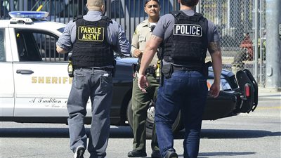 لقطات بشعة تكشف إطلاق شرطي النار على سيدة سمراء وحامل (فيديو)