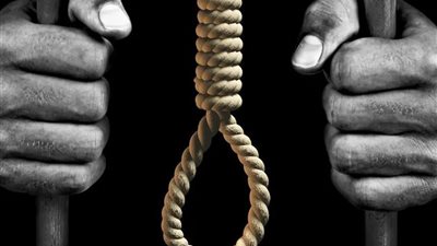 أمين شرطة يقتل زميله ويصيب 3 آخرين بسبب زوجته والجنايات تعاقبه بالإعدام