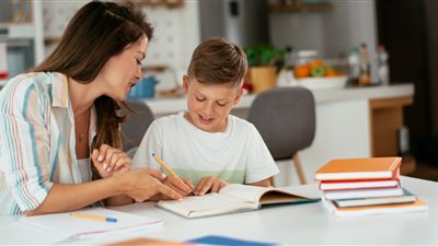 سولافا سليم: 5 حاجات لو عملتيهم هتخلى وقت المذاكرة مع أولادك أسهل (فيديو) 