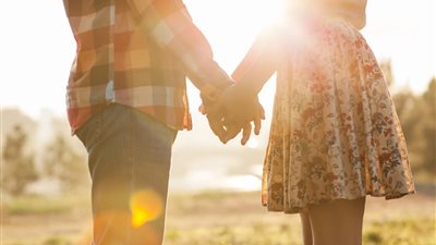 4 أشياء ممنوع على المرأة تسألها لزوجها أبرزها «بتفكر في إيه؟»