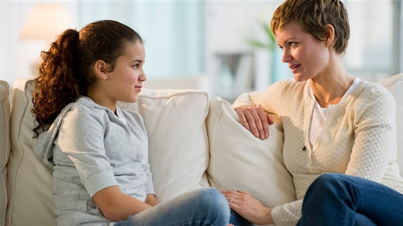 تعامل الام مع أبنائها