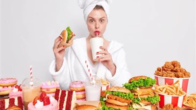 4 أطعمة تسبب اضطرابات النوم على رأسها «الفلفل والشطة»