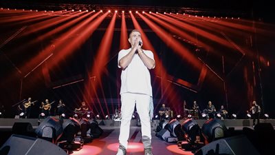 عمرو دياب يشعل أجواء أبو ظبي بحفل جماهيري ضخم (صور)