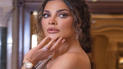 نادين نجيم تحتفل بعيد ميلاد خطيبها بالأحضان والقبلات (صور)