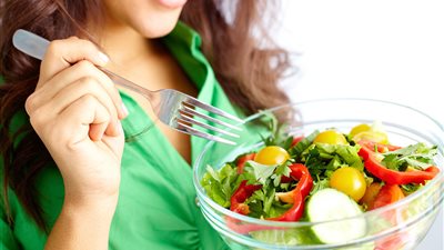 جمال شعبان يهاجم نظام الطيبات بعد انتشاره على السوشيال ميديا