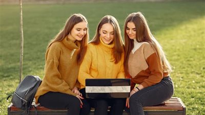 أفضل أسلوب للتعامل مع زملاء الجامعة «3 طرق ناجحة»