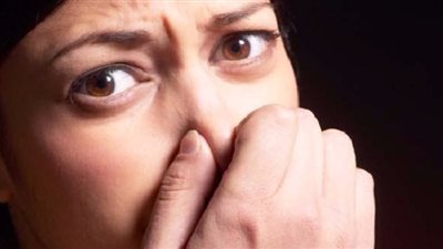 سيدة تطلب الخلع من زوجها والسبب: «مش بيستحمى»