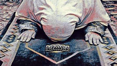 تفسير حلم إقامة الصلاة في المنام بشارة بزوال الهم وفك الكرب