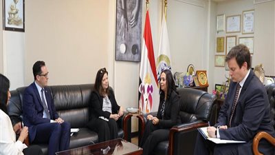 مايا مرسي: الجرائم الإلكترونية ضد النساء تؤثر على توليهن المناصب القيادية