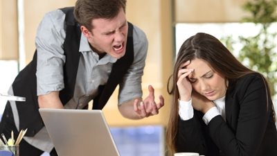 3 علامات تدل على أنك تتعاملين مع شخص عدواني 