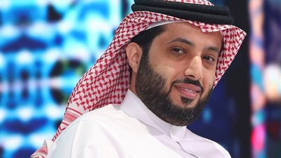 تركي آل الشيخ يعلن عن مباراة بين الشباب وروما في موسم الرياض