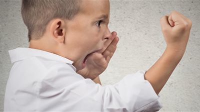 3 نصائح ذهبية للتعامل مع الطفل العنيف «بيضرب أمه»