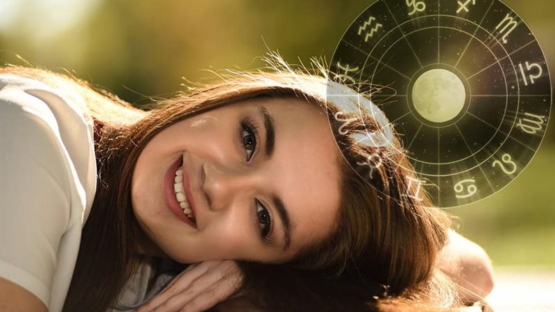 أبراج تدعي المثالية