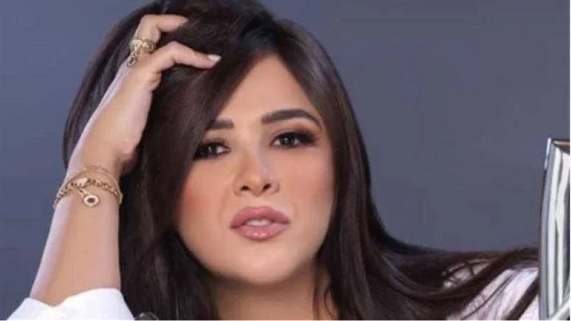 ياسمين عبد العزيز
